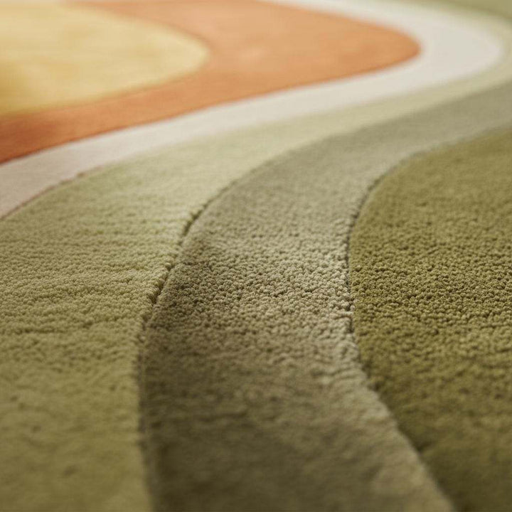 Translation missing: es.Hand tufted abstract wool rug with retro geometric pattern and organic curves in warm earthy tones