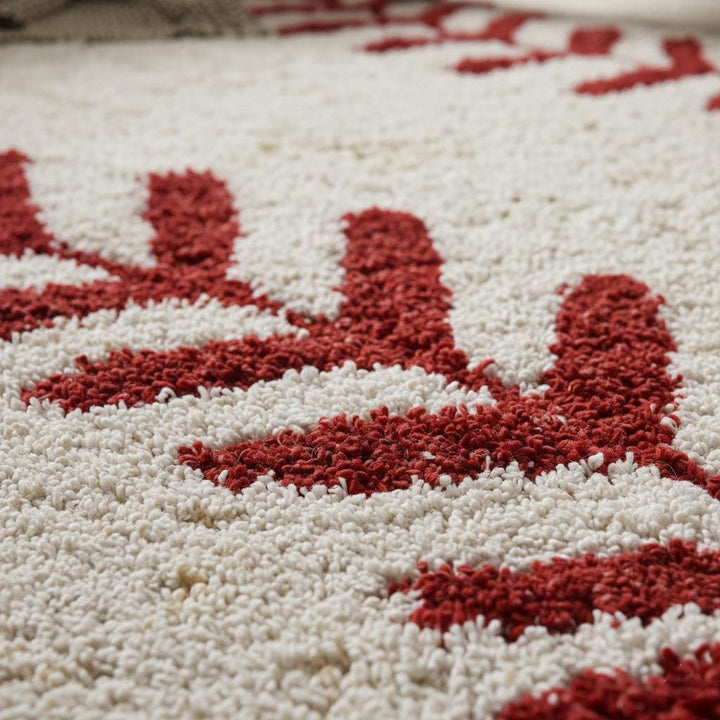 Translation missing: es.Hand-tufted round baseball rug with red stitching for kids' sports-themed rooms and nurseries