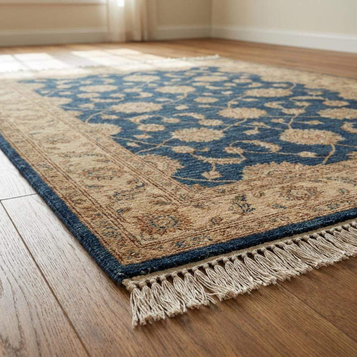 Translation missing: es.Rectangular hand knotted wool carpet suitable for living room or bedroom décor