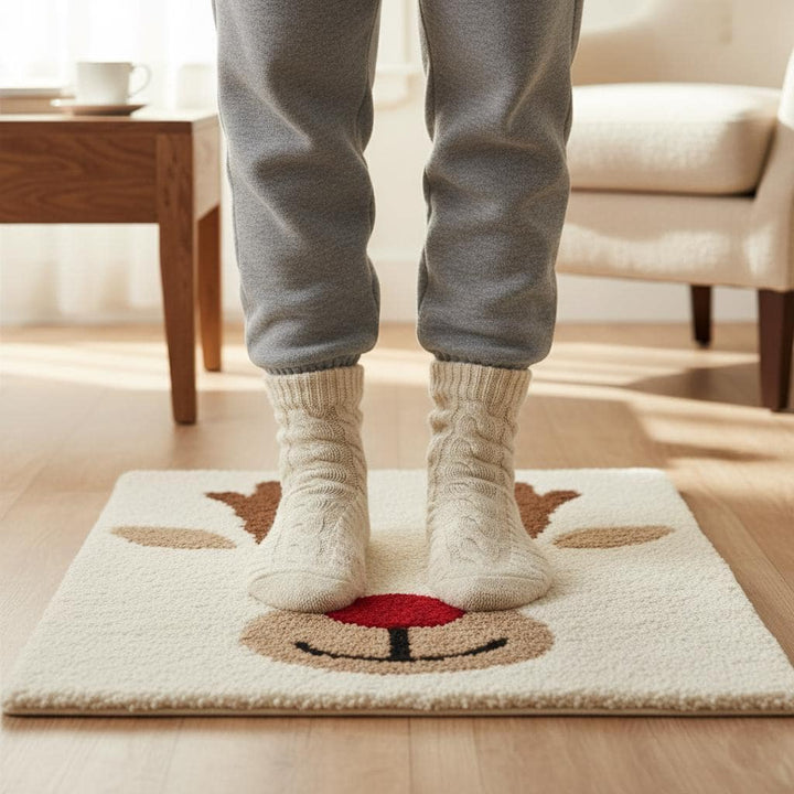 Translation missing: en.Cozy hand-tufted Christmas reindeer rug with Rudolph face and red nose for festive living room decor