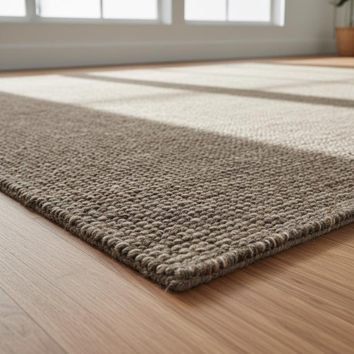 Translation missing: es.Neutral wool carpet with thick chunky fibers, handmade area rug perfect for organic modern or rustic home styling