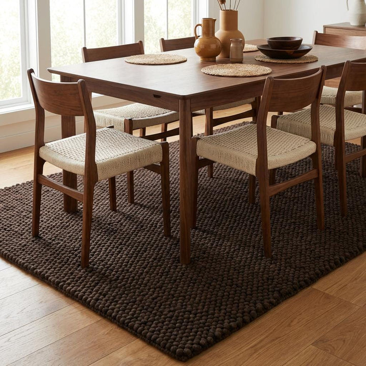 Translation missing: fr.Chunky knit rug in dark brown with thick braided roving texture for cozy modern spaces