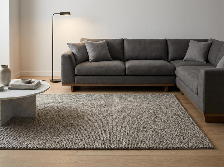 Translation missing: es.Chunky loop textured neutral area rug with thick yarn and cozy Scandinavian style for minimalist living room