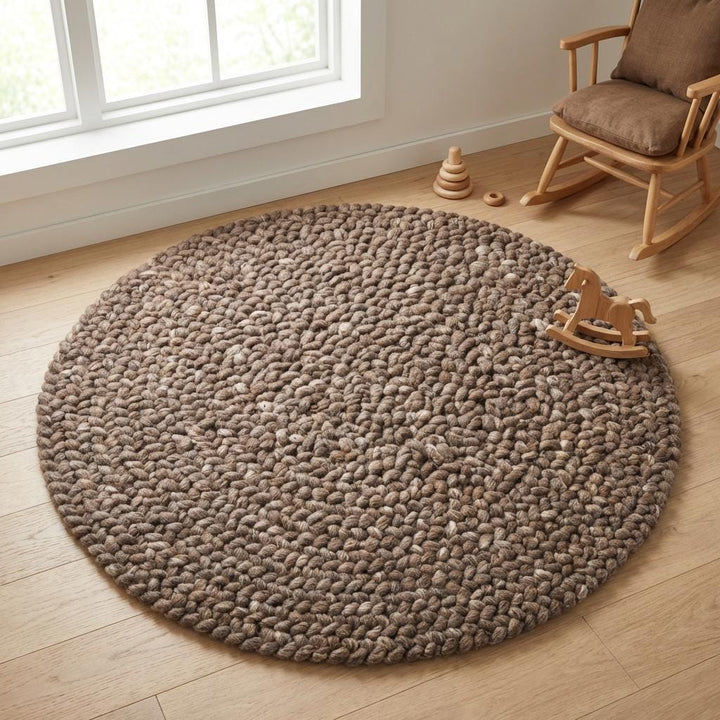 Translation missing: es.Soft chunky knit wool rug detail showing plush loops and durable handmade craftsmanship