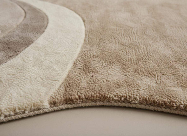 Translation missing: en.Curved rug living room with modern wavy pattern and organic beige tones