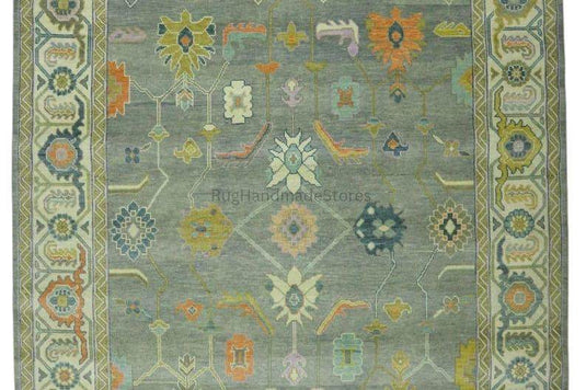 Translation missing: es.Hand-knotted Oushak wool rug with vintage Turkish floral design in green and blueish tones for living room decor