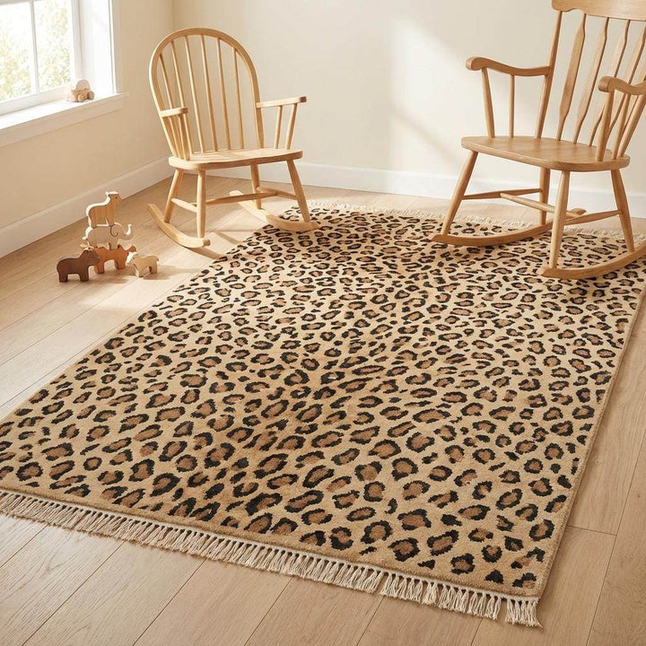 Translation missing: es.Artisan hand knotted wool area rug featuring bold animal print design