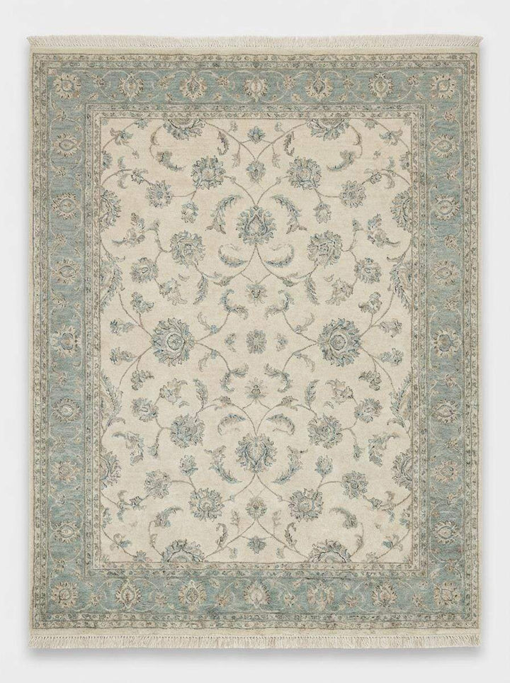 Translation missing: es.Neutral hand knotted wool rug complementing minimalist Scandinavian interior décor