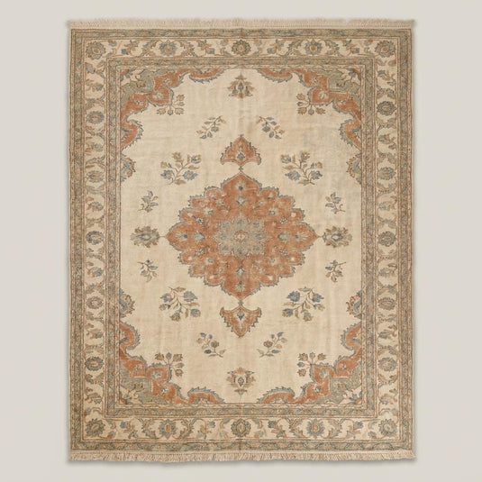 Translation missing: es.Vintage style wool rug with central medallion and floral motifs placed under seating area in a cozy interior __etsy:7982646716