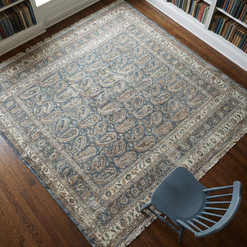 Translation missing: es.Hand knotted Oushak wool area rug with blue paisley design for traditional living room