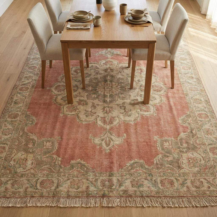 Translation missing: es.Hand Knotted Oushak Wool Area Rug With Faded Pink Medallion
