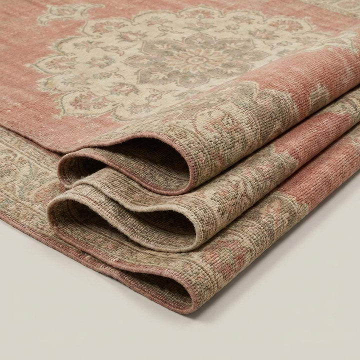 Translation missing: es.Hand Knotted Oushak Wool Area Rug With Faded Pink Medallion