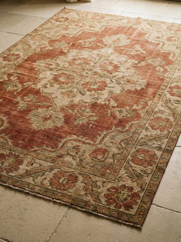 Translation missing: es.Hand knotted Oushak wool rug with vintage terracotta floral design and soft wool pile