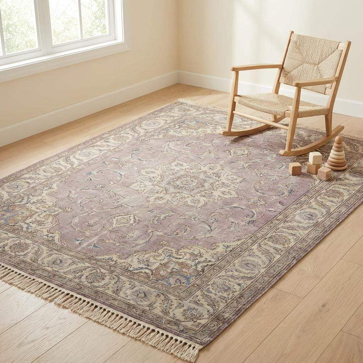 Translation missing: en.Premium handmade wool rug showcasing natural color variation and hand knotted construction