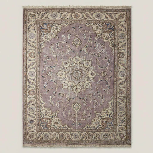 Translation missing: en.Traditional Persian style wool rug with floral medallion and ornate border design