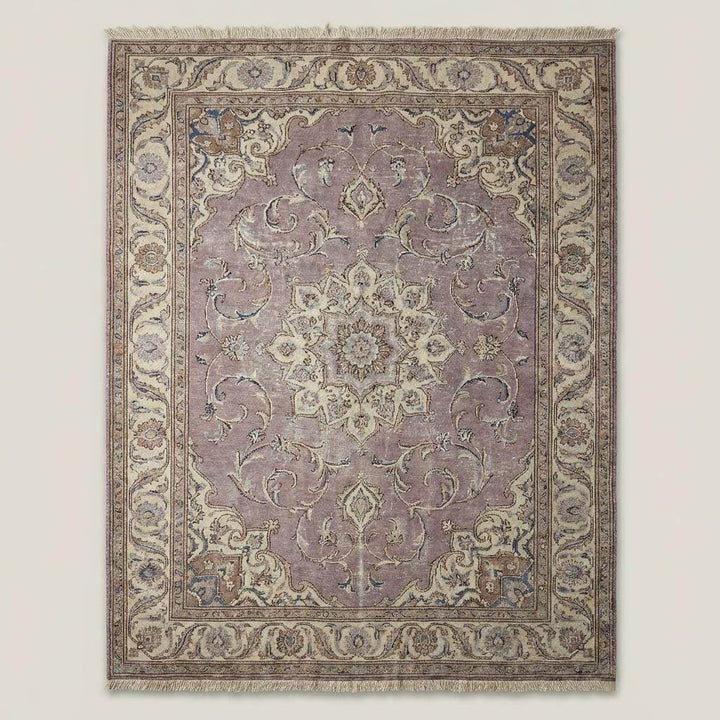 Translation missing: en.Traditional Persian style wool rug with floral medallion and ornate border design