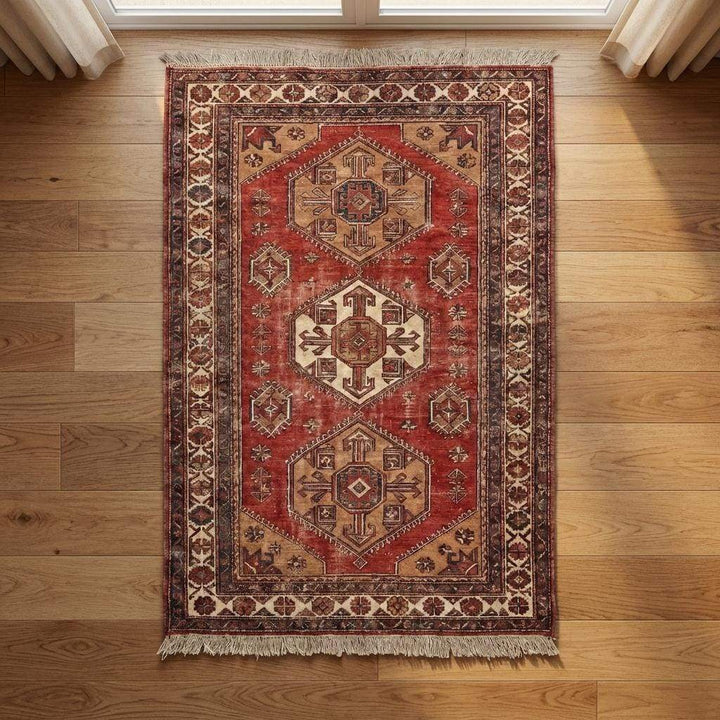 Translation missing: es.Authentic hand knotted tribal rug with wool pile and cotton foundation fringe detail