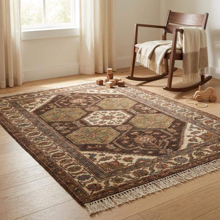 Translation missing: es.Heirloom quality hand knotted wool rug showcasing traditional weaving and durable construction