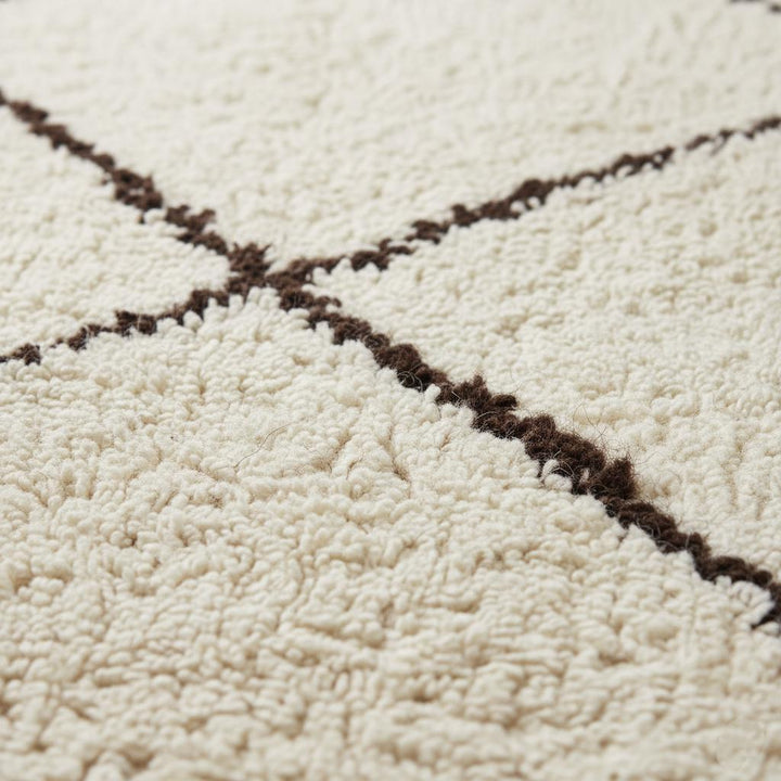 Translation missing: es.Handcrafted Beni Ourain Style Wool Rug – Ivory Shag, Berber Diamond Design