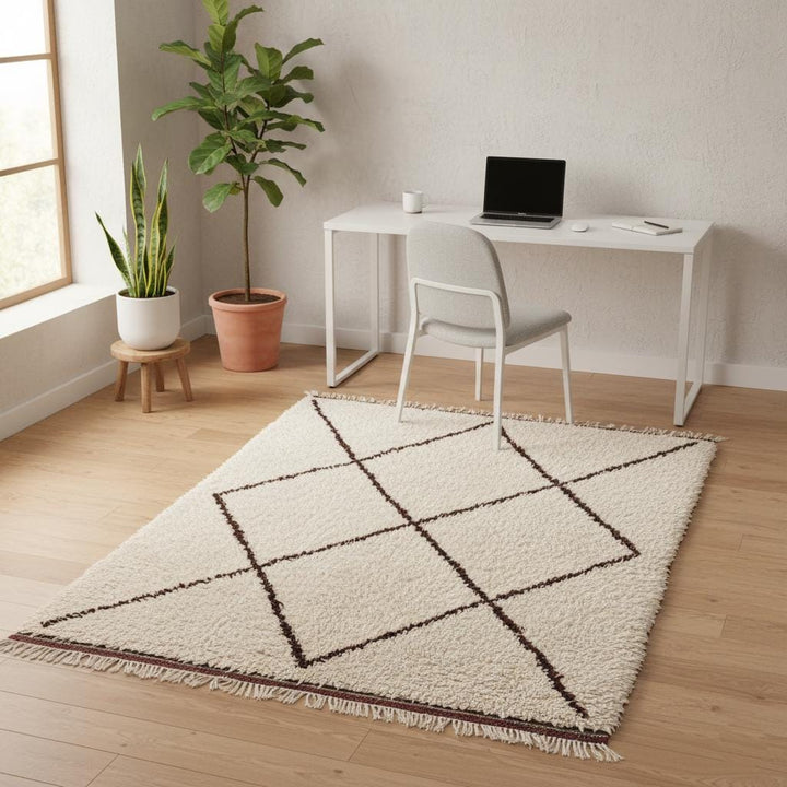 Translation missing: es.Boho Moroccan rug with geometric diamond pattern, neutral colors, and plush wool texture