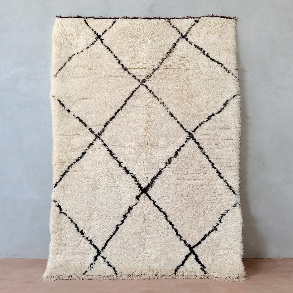 Translation missing: en.Handmade Wool Beni Ourain Rug with cream and black diamond pattern, soft natural wool Berber carpet
