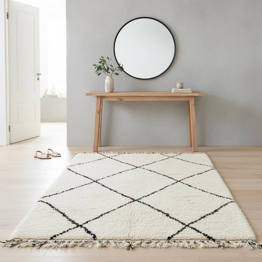 Translation missing: es.Large ivory Moroccan rug with geometric diamond pattern for modern and bohemian home décor