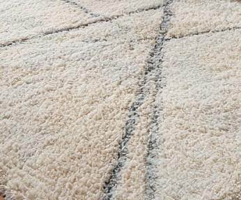 Translation missing: en.Handmade Wool Tufted Area Rug: Ivory Plush Geometric Design