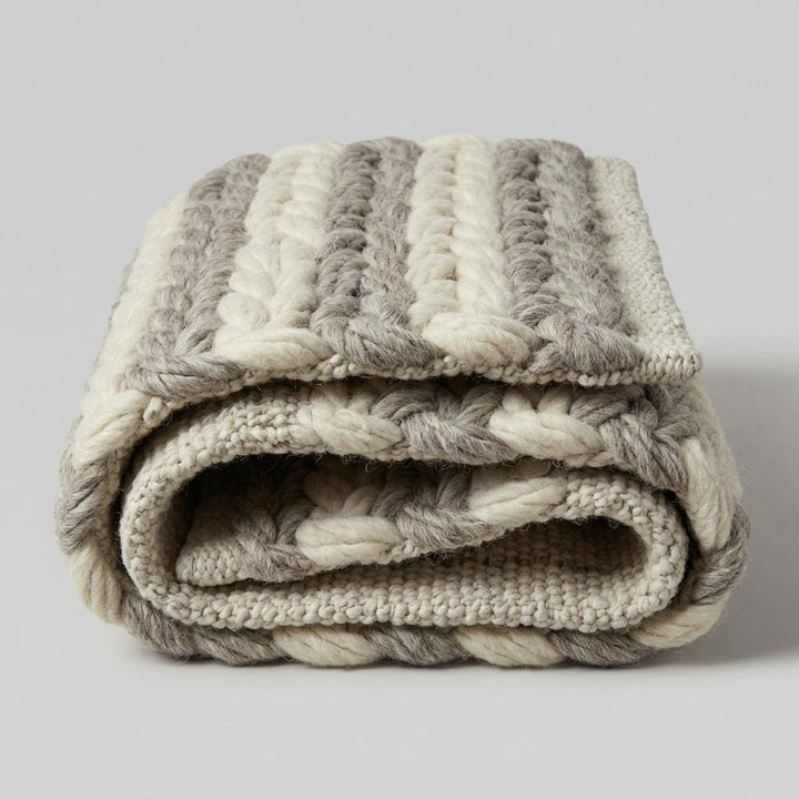 Translation missing: es.Handwoven Chunky Wool Braided Rug, Neutral Farmhouse Decor