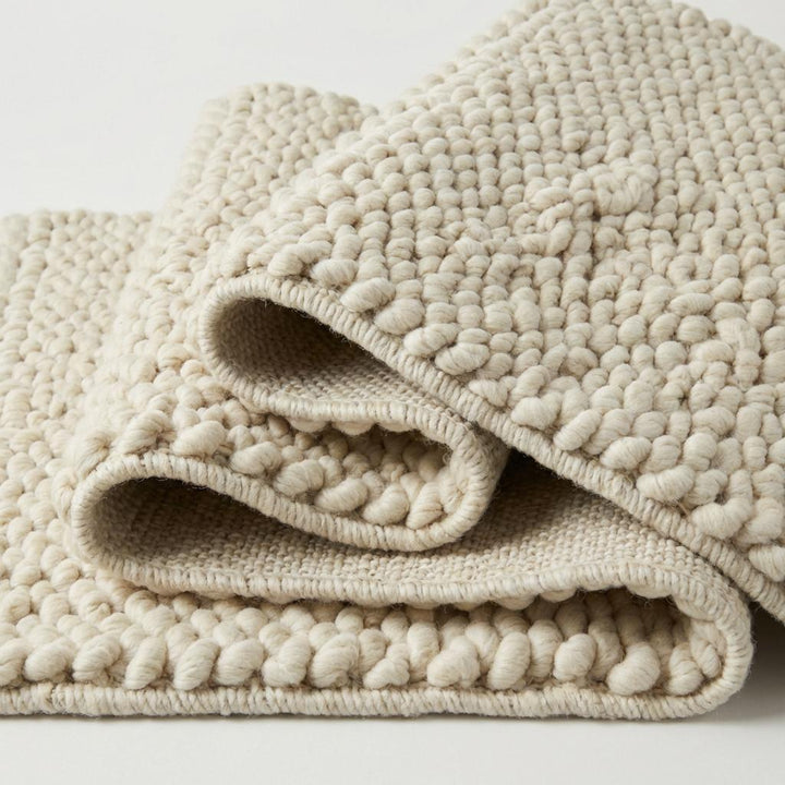 Translation missing: es.Handwoven Chunky Wool Rug | Braided Scandinavian Décor