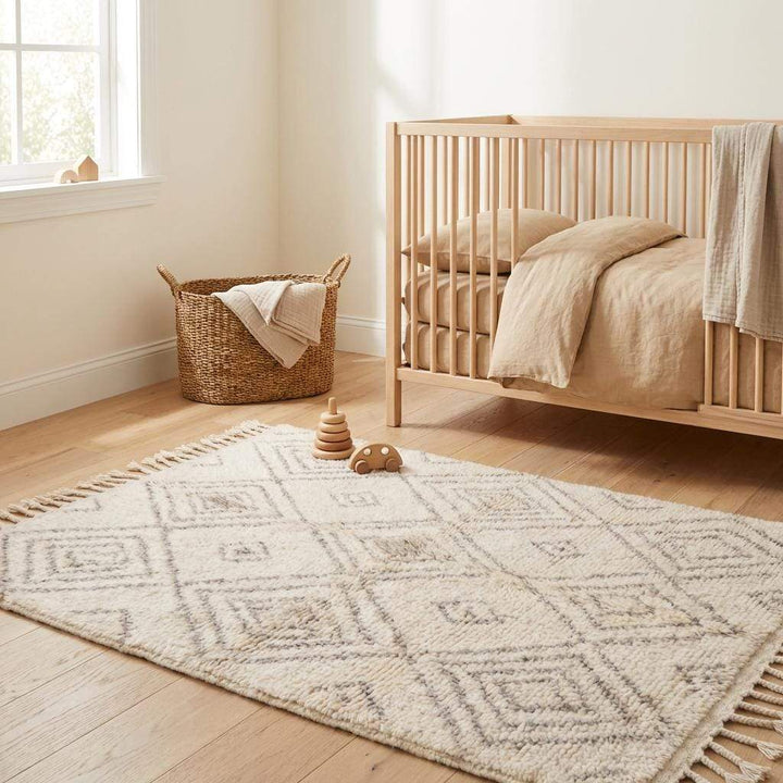 Translation missing: es.Rug fringe edge detail with thick woven tassels