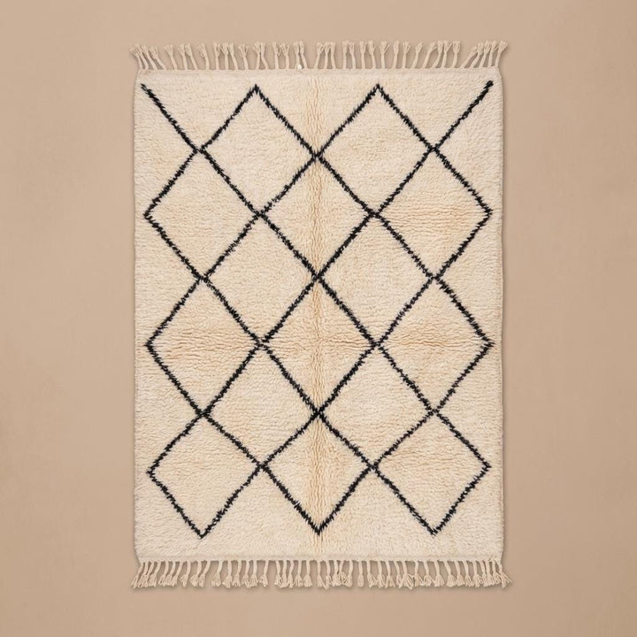 Translation missing: fr.Neutral boho rug with tribal diamond lattice design