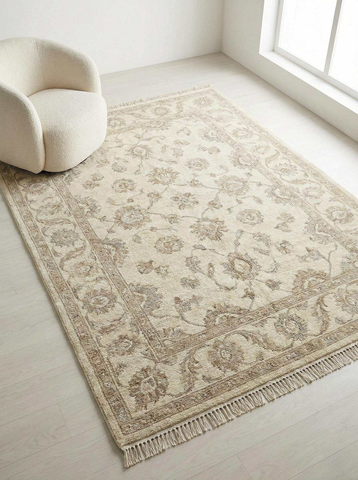 Translation missing: es.Neutral Oushak area rug hand-knotted with wool featuring a soft floral design for living room decor