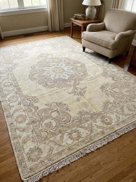 Translation missing: es.Neutral Oushak hand knotted wool rug with classic medallion design for living room and bedroom decor