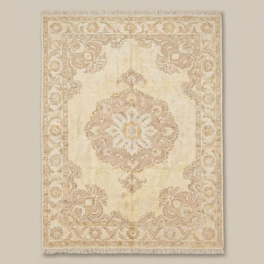 Translation missing: es.Neutral hand knotted area rug with medallion pattern and traditional floral border design