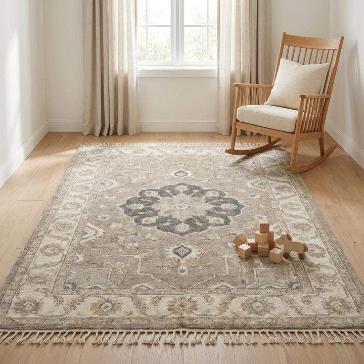 Translation missing: es.Oushak Style Hand Knotted Wool Area Rug Neutral Medallion Design