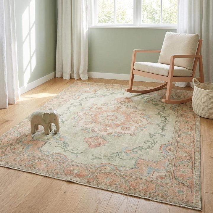 Translation missing: es.Neutral vintage style hand knotted rug ideal for bedroom or designer interior