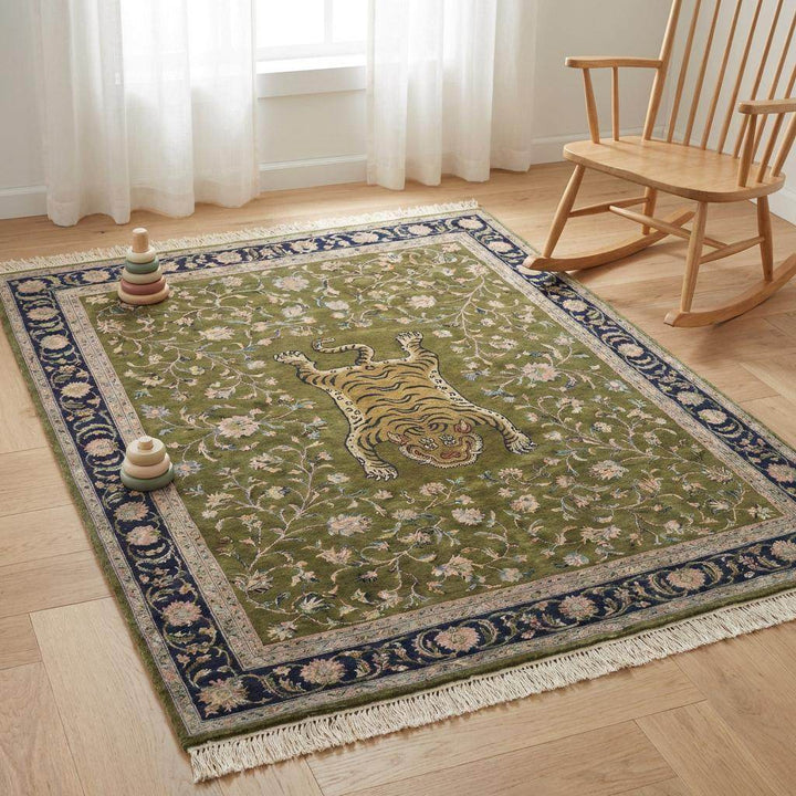 Translation missing: en.Luxury hand knotted statement rug for living room traditional décor