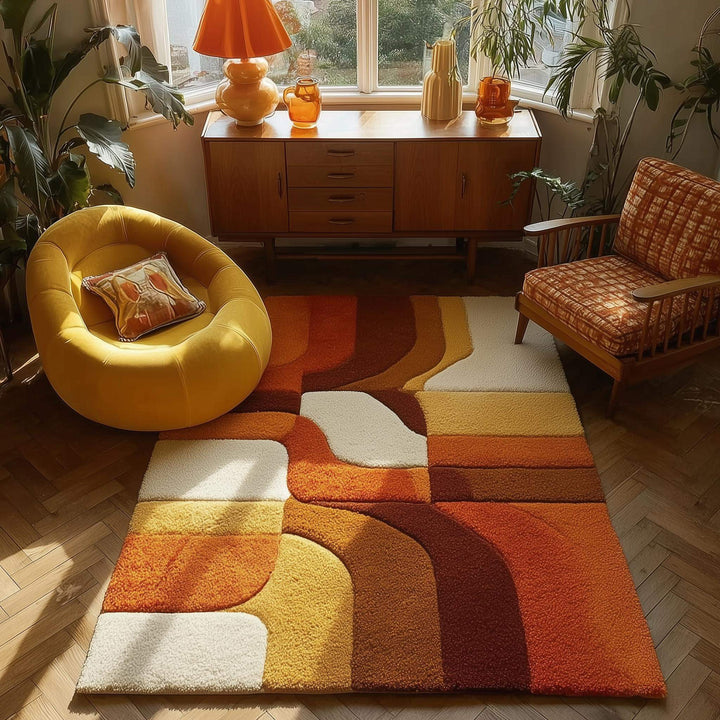 Translation missing: es.Hand-tufted retro rug with mustard orange geometric pattern and warm vintage tones