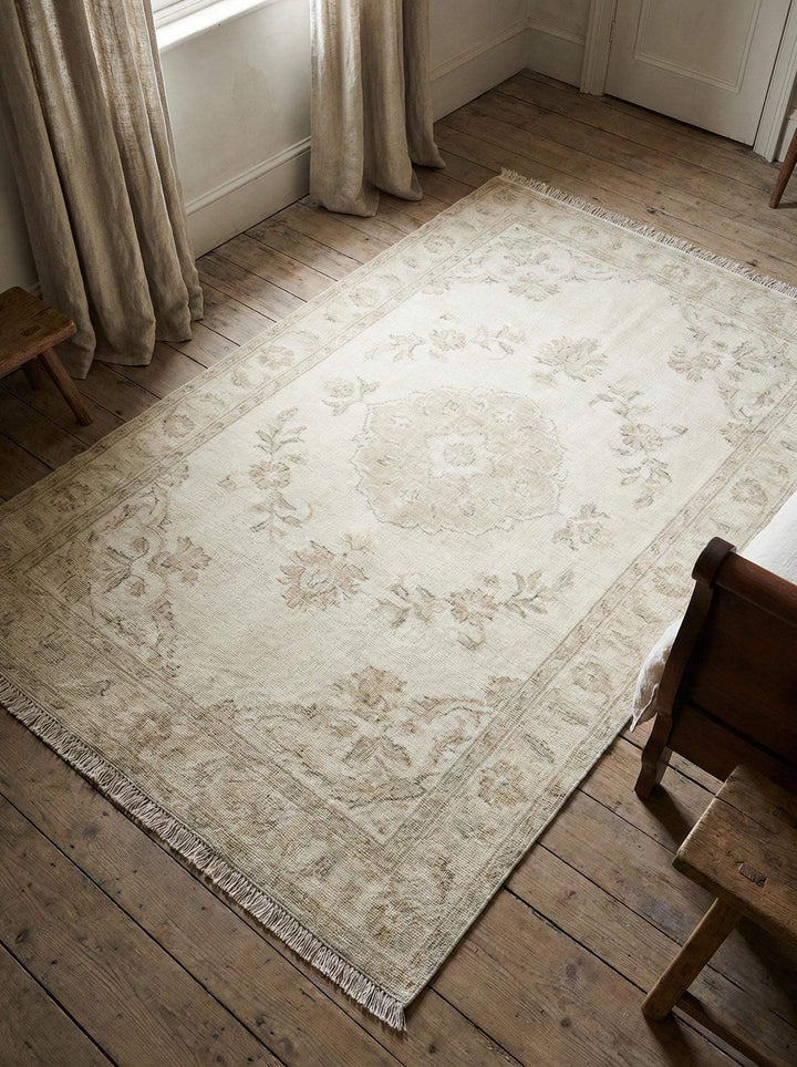 Translation missing: es.Vintage neutral area rug hand knotted Oushak wool with floral medallion design