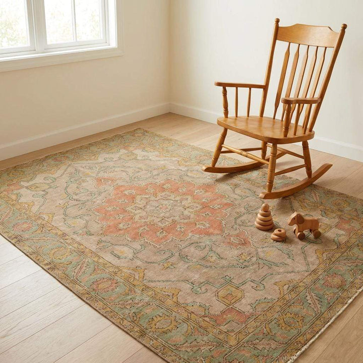 Translation missing: es.Authentic wool Oushak rug with natural abrash and detailed floral border pattern