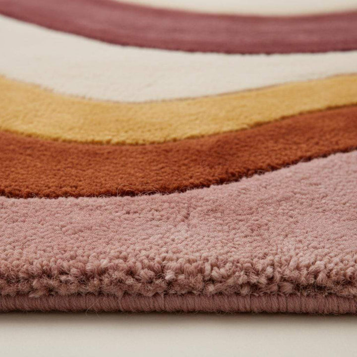 Translation missing: es.Retro wavy area rug with colorful 70s wave pattern and soft tufted wool texture