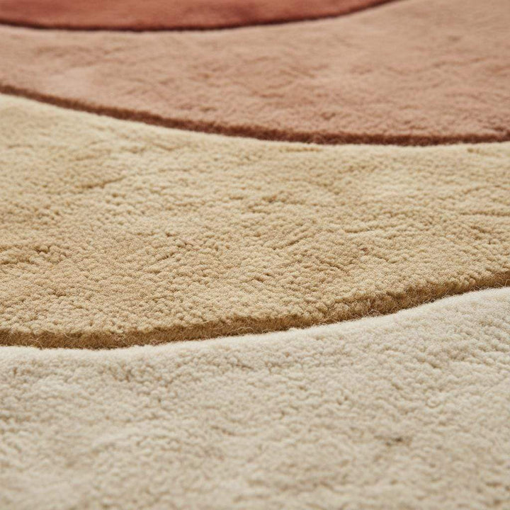 Translation missing: es.Abstract boho rug with plush soft pile and warm earth tones, featuring a modern mid century organic curved design for cozy home decor