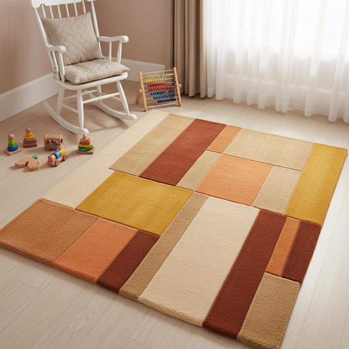 Translation missing: es.Warm-toned modern rug on herringbone wood flooring, styled with minimalist furniture and indoor plants